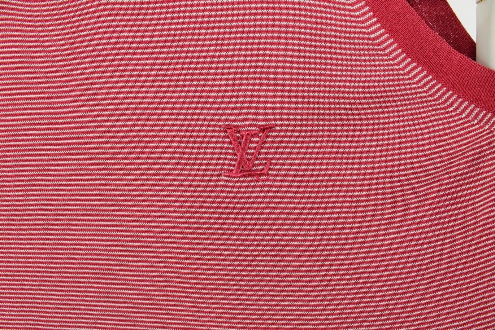 LOUIS VUITTON（LV） Canottiera Louis Vuitton cotone seta righe rosse con logo LV slim fit uomo S 44