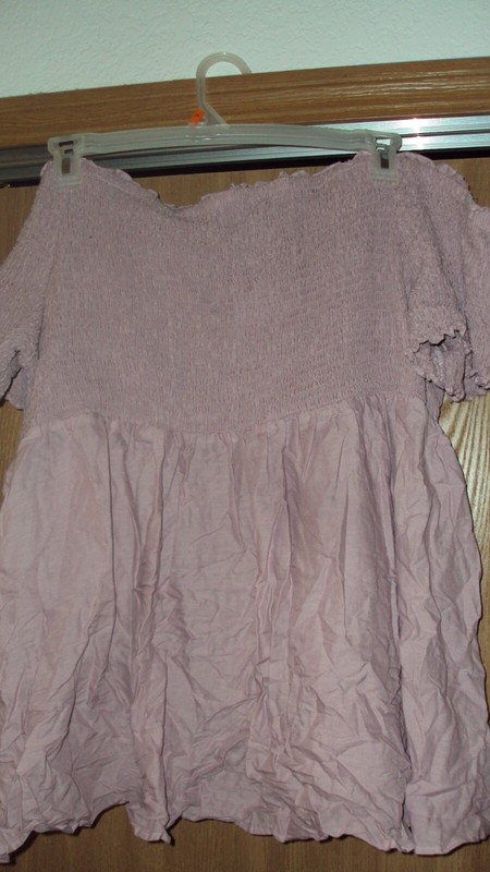 Torrid Sz 5 Mauve Peplum Gauze Smocked Off-Shoulder Top