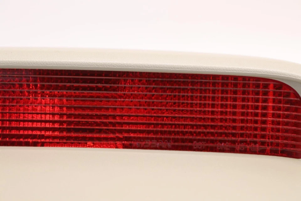 Infiniti Q45 2002-2004 montaje alto trasero tercera tercera luz de freno lámpara OEM Foto 3 de 4