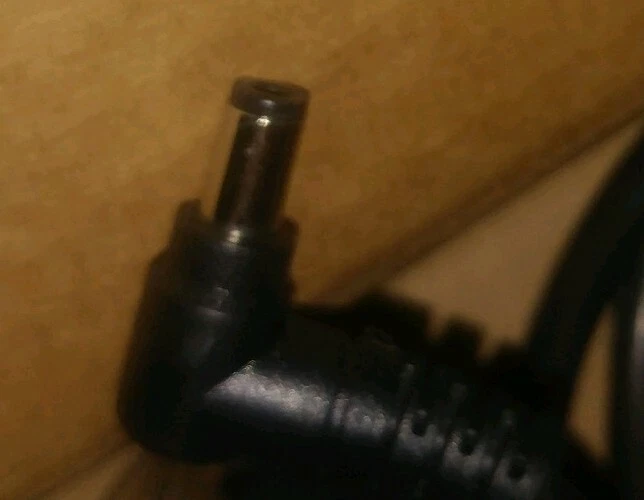 NEW Genuine HJC HASU05KA AC Adapter 19V 3.16A  Power Supply w/ Cord - Image 4 of 4