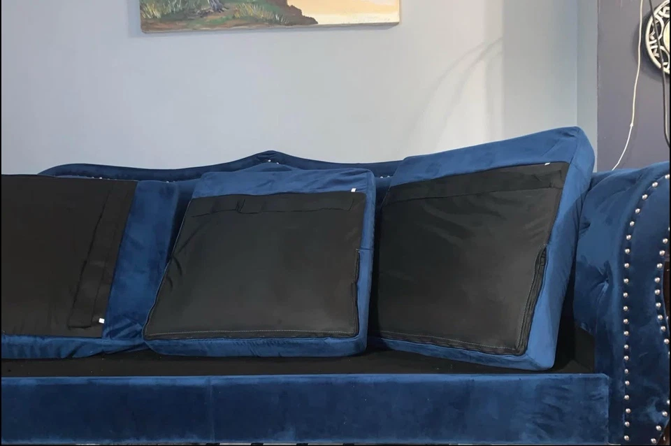 Sofá de terciopelo Glory Furniture Hollywood + Loveseat combo en azul marino Foto 4 de 4