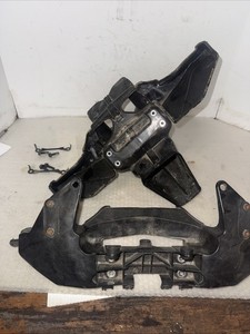 07 Honda CBr 600rr Air Intake - Broken Seal 17300-MFJ-A00 17340-MFJ-A00