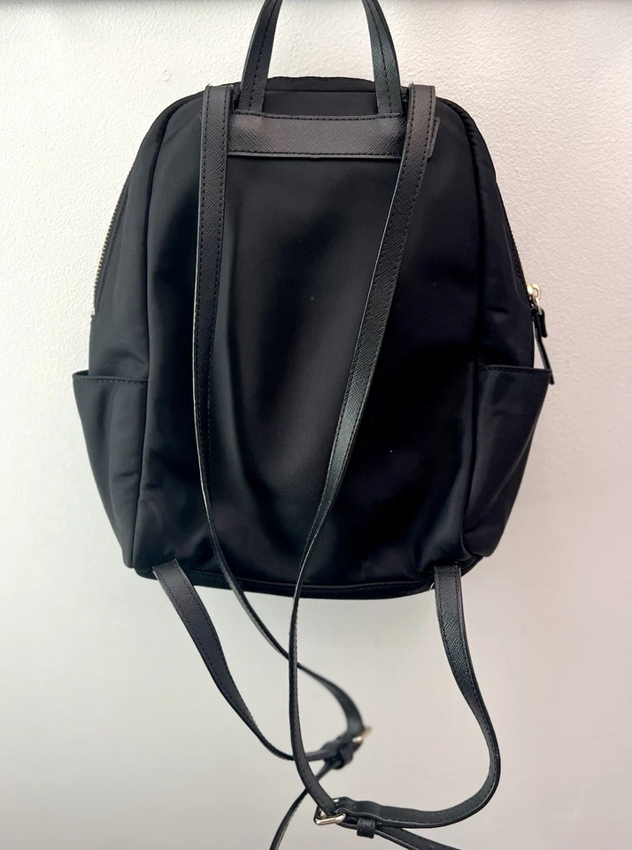 Mini mochila feminina KATE SPADE preta de náilon - Imagem 2 de 4