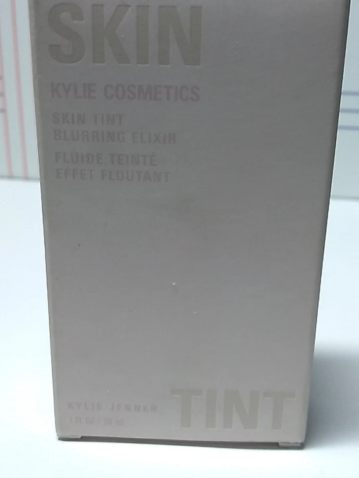 Elixir borroso tinte piel Kylie Jenner, 1 fl oz NUEVO EN CAJA, TÚ ELIGES EL TONO Foto 2 de 4