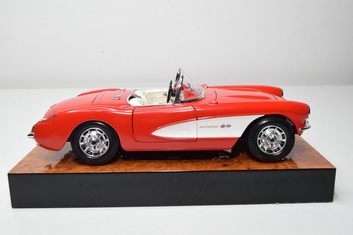B39 1:18 BBURAGO BURAGO 3724 CHEVROLET CORVETTE 1957 RED WITH WHITE NMIB - Bild 7 von 15
