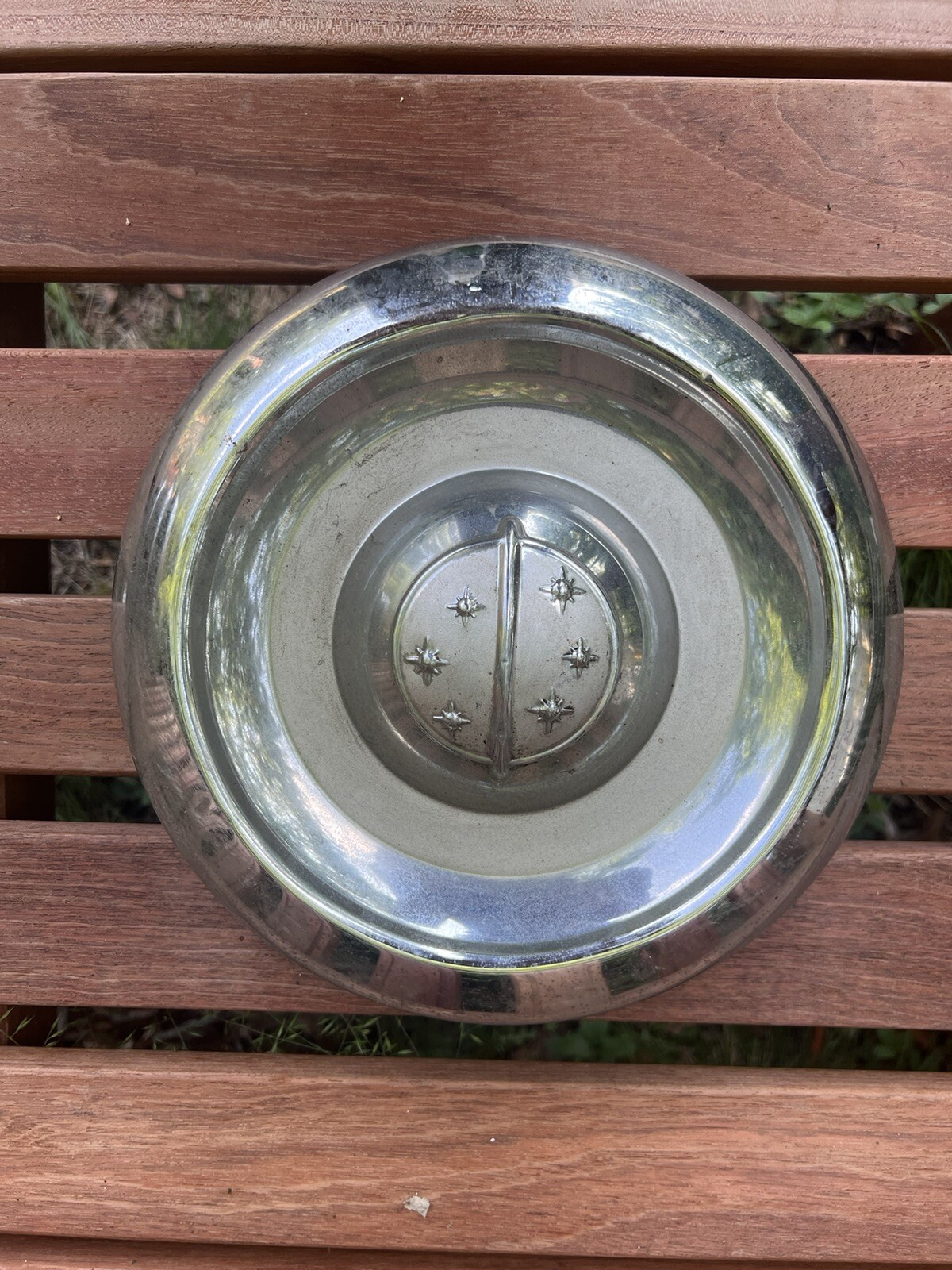 Vintage 9.5 Inch Oldsmobile OEM Hubcap Single Wheel Cover Craft Hobby