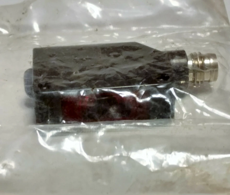 Panasonic CX-411E-Z Photoelectric Proximity Sensor - Image 2 of 3