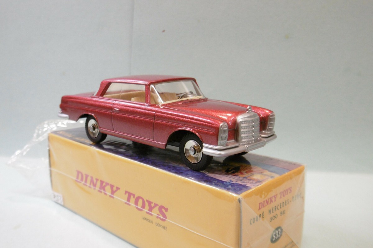 Dinky Toys / Atlas - MERCEDES BENZ 300 SE COUPE rouge métallisé 533 Neuf 1/43