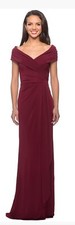 La Femme 26519 Off Shoulder V Neck Long Sheath Jersey Gown NWOT size 4 Wine