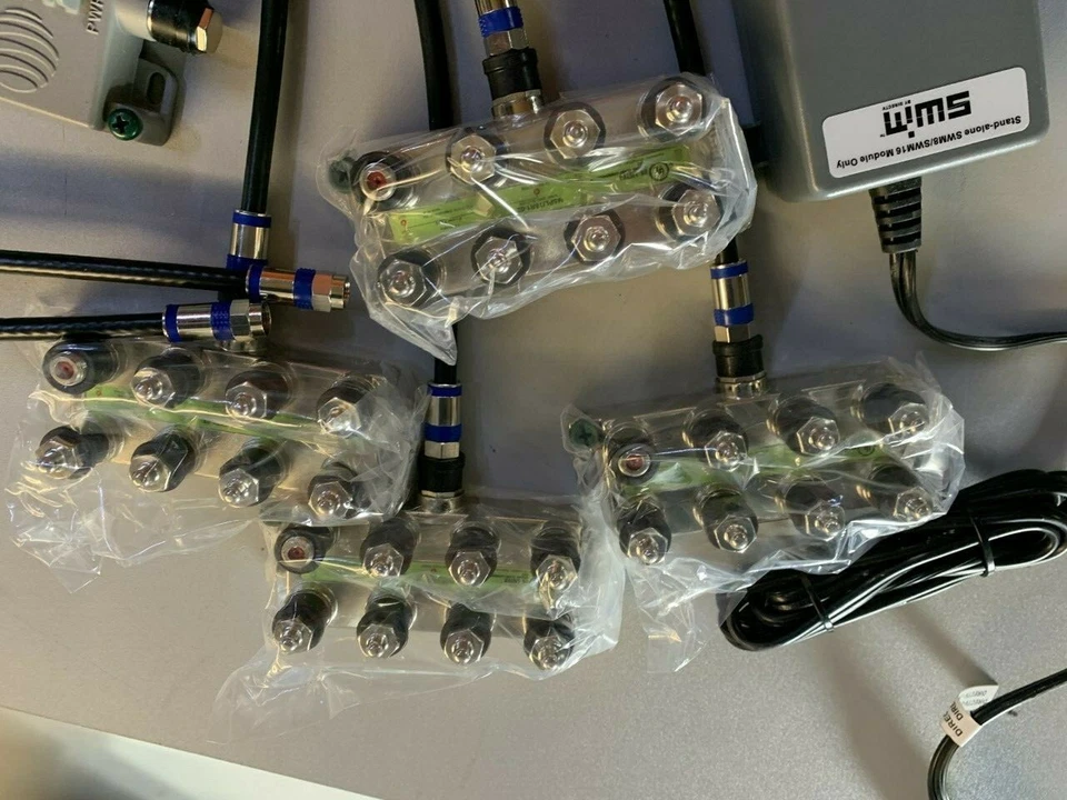 DIRECTV SWM-30 COMPLETE KIT W/ 29V Power Supply 2- 2WAY & 4- 8WAY Splitters NEW - Image 4 of 4
