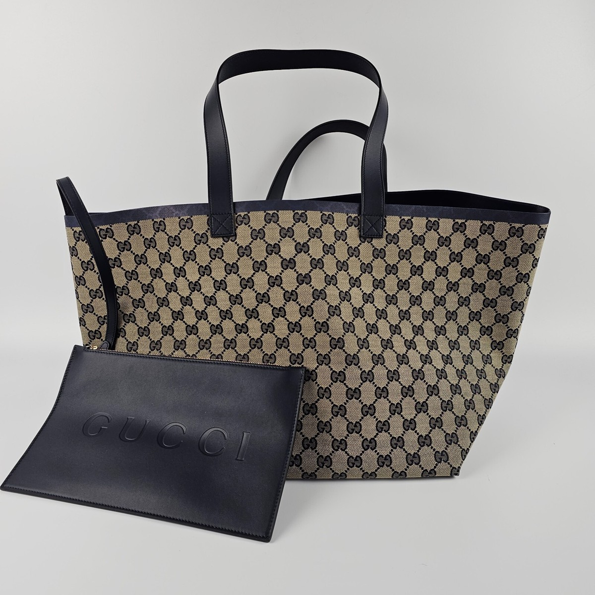 【関税&送料込】Gucci Two-Tone Canvas And Leather Gucci Blon GUCCI Totissima Medium $2490 Beige And Blue GG Canvas Tote
