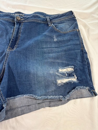 Pantaloncini jeans Lane Bryant taglia 28 invecchiati ragazza vita alta taglie forti - Foto 3 di 10