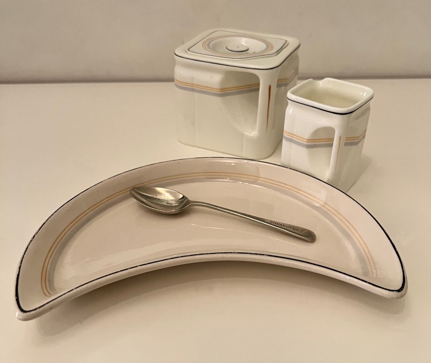 Lot Cunard pre war First class china, Cunard souvenirs, early Cunard