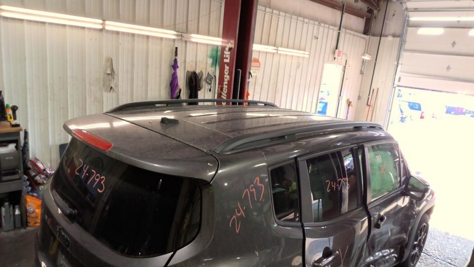 Passenger Right Rear Door Glass Privacy Tint Fits 1520 RENEGADE 923927