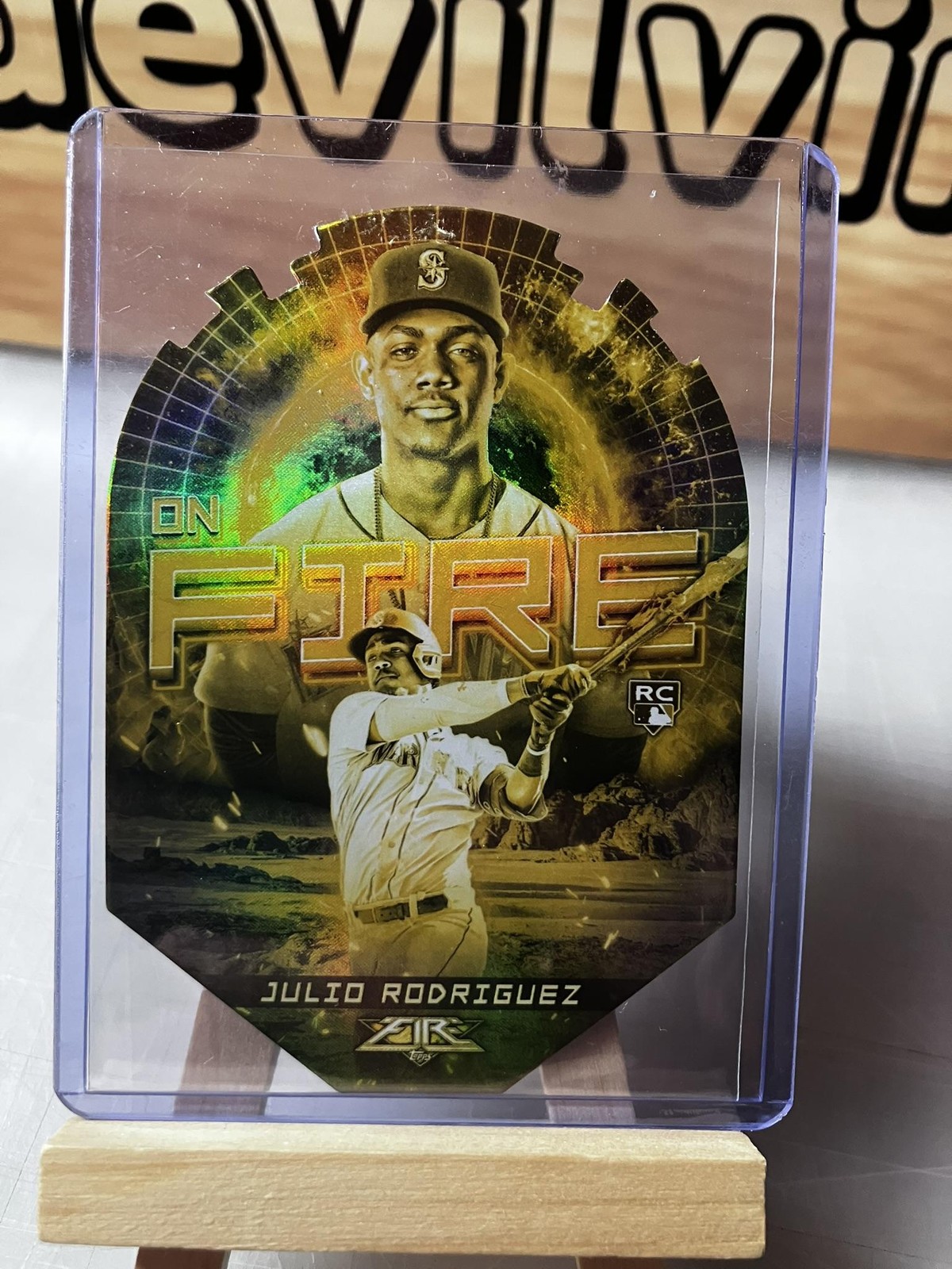 2022 Topps Fire #EF-30 Julio Rodriguez En Fuego Gold Minted