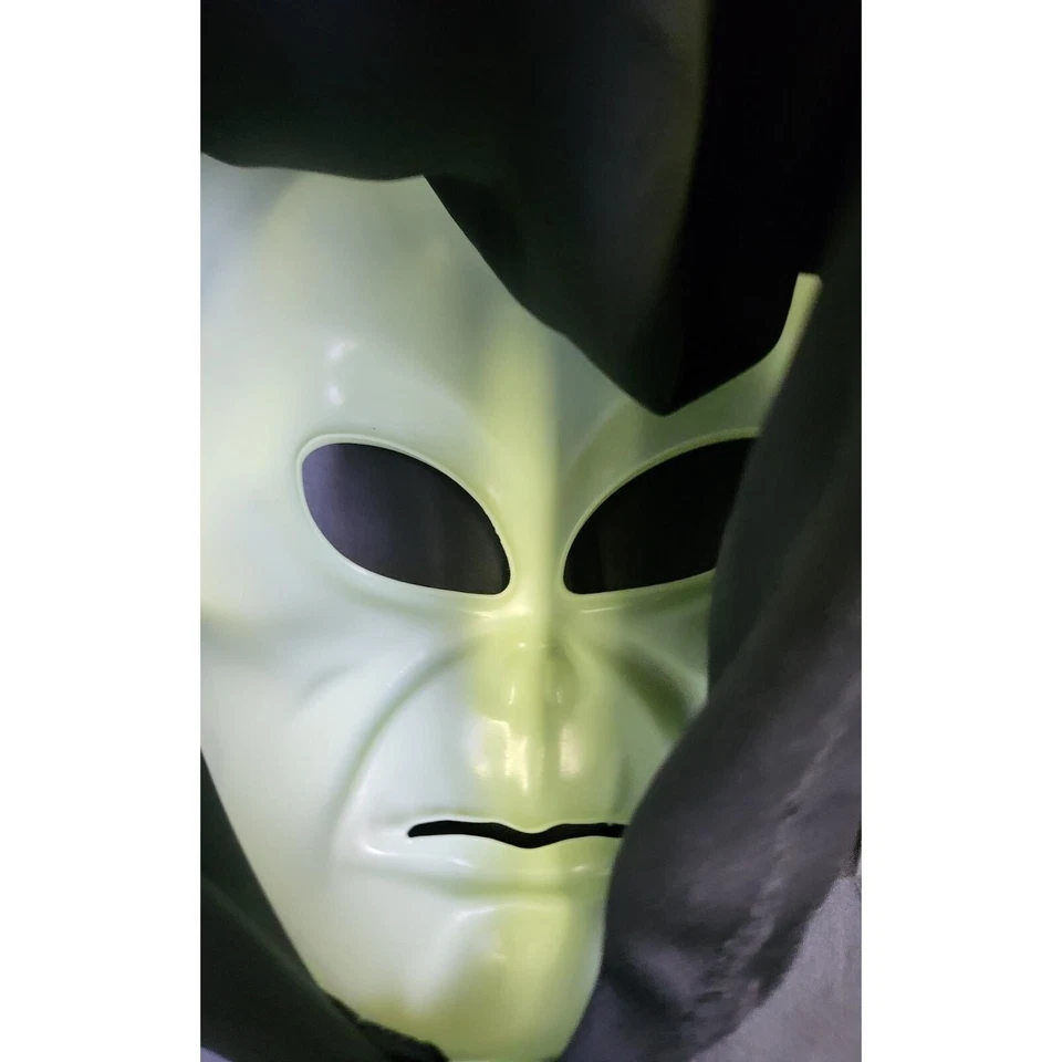Máscara Area 51 Alien 8 Brilla en la Oscuridad Disfraz Halloween Capucha Negra Foto 4 de 4