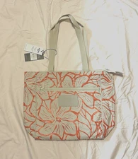 NWT Aloha Collection bag Go To Tote Backyard Red Haute on Sandstone