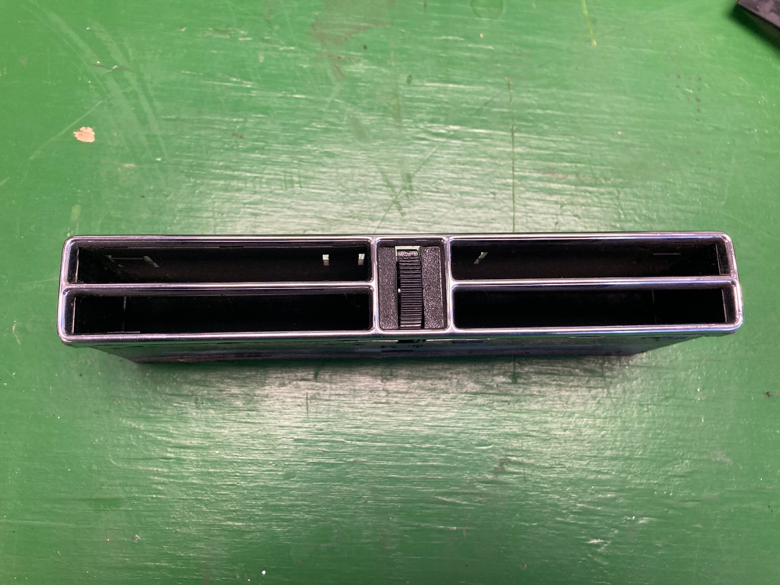 93 Bentley Brooklands OUTLET VENT FACIA CENTRE ASSY UB87374