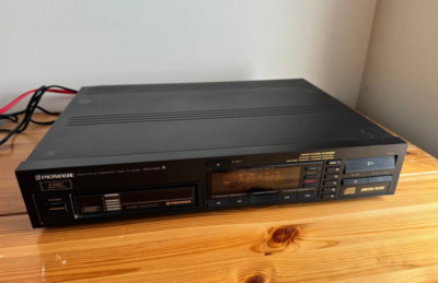 Pioneer PD-M40 CD Player vintage retro hi-fi audio compact disk play