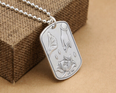 D07 Anhänger Lotusblume Hand Buddhas Herz-Sutra Stil B 999 Feinsilber
