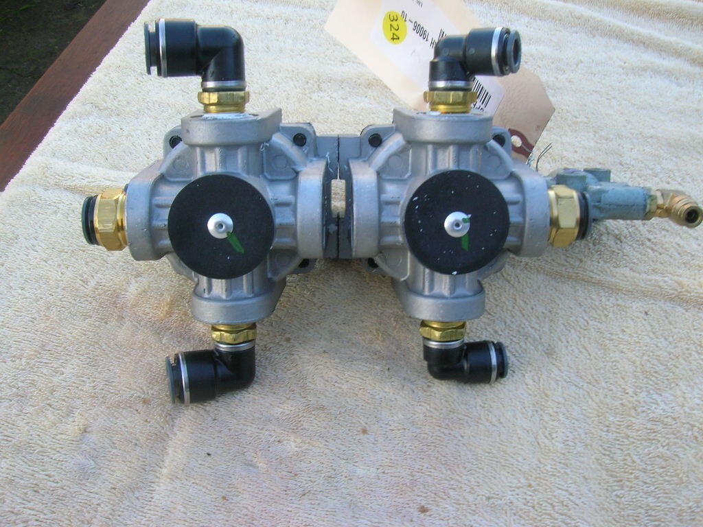 Watson & Chalin 19006-10KZ Suspension Valve LH / RH Hendrickson