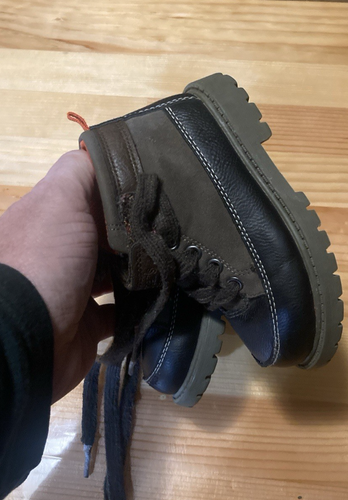 Botas informales Carter's Ronald Bootie niño pequeño talla 7 - Imagen 4 de 4