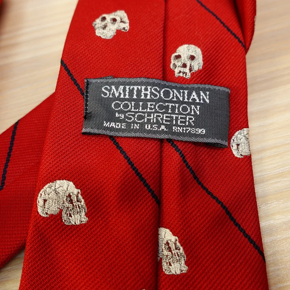 复古 SCHRETER 领带 男式 红色 Hominid Skull 新奇博物馆 史密森尼 美国 — 第 3/4 张图片