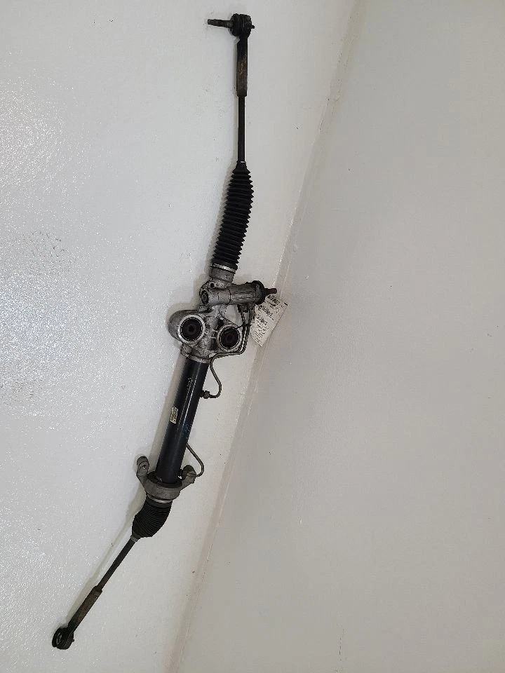  2007 - 2014 CADILLAC  ESCALADE Steering Gear Rack Power Rack And Pinion  - Image 2 of 4