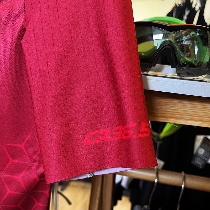 Lightweight Q36.5 G1 Short Sleeve Women Top Jersey (Burgundy