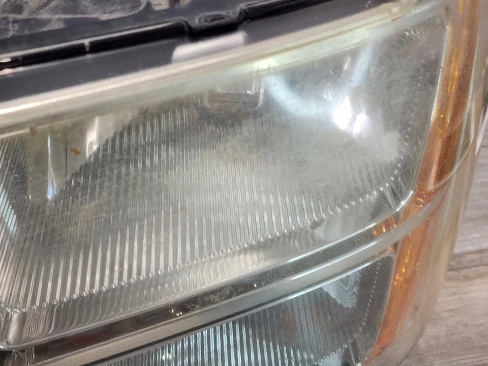 GMC Sierra 1500 2500HD 3500HD 2007-13 luz principal pasajero derecho OEM Foto 2 de 4