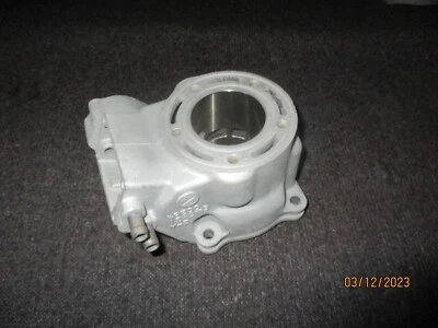 cylindre d'origine , revasil neuf en côte A YAMAHA 125 YZ 1995 réf 4PE-11311-00 - Photo 1/4