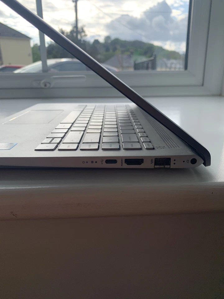 HP Pavilion 14-BF0xx 14" Intel i7-7500u 256GB SSD Laptop Silver - Windows 10 - Image 4 of 4