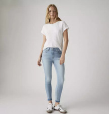 LEVI'S 721 High Rise Skinny Women's Jeans, Emblem Of Story - Light Wash NEW