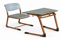 Helle Schulbank Mit Stuhl Klassisch Stabil FüR Modernes Klassenzimmer