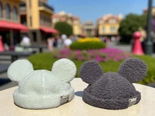 Tokyo Disney Resort Mickey Mouse Boa Cap White & Gray Fluffy Hat Japan Exclusive