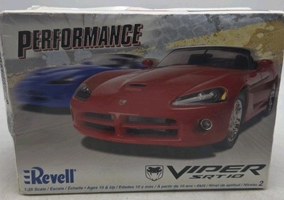 Revell Dodge Viper SRT 10 1:25 Performance Model 85-2198 New Sealed Parts