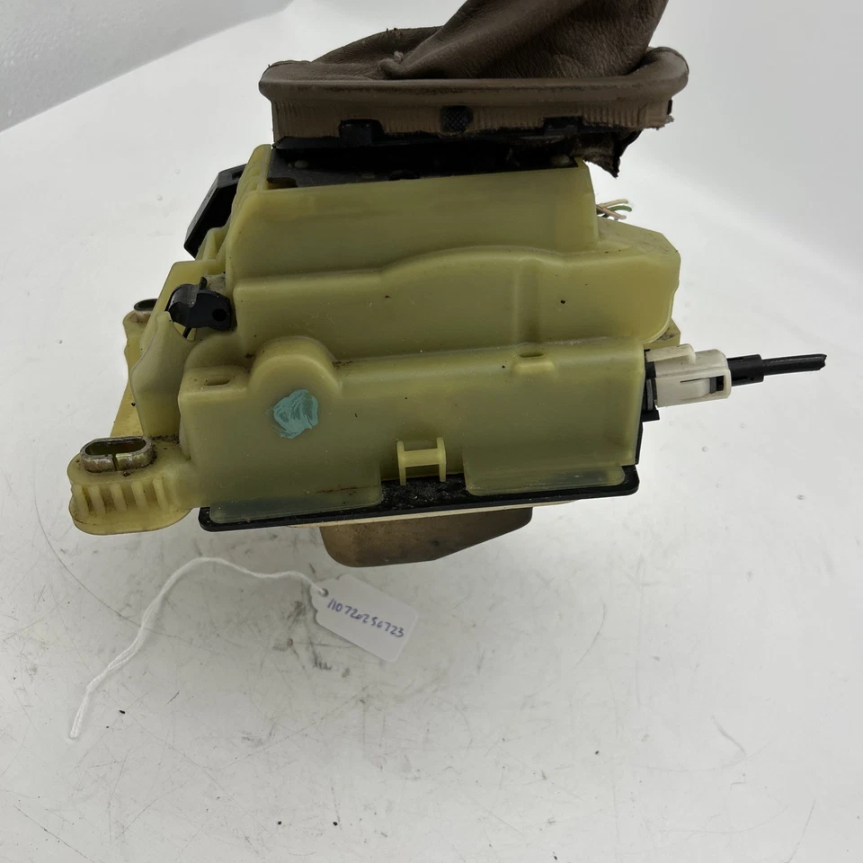 01-05 W203 MERCEDES BENZ C240 Conjunto de palanca de cambios de piso 2032675224 Foto 4 de 4