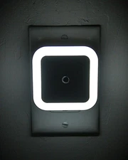 New 2ct Energy Efficient Plug-In LED Nightlight White Automatic Night Turn On