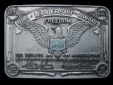 LG25115 VINTAGE 1983 NRA LEADERSHIP AWARD GUN BELT BUCKLE