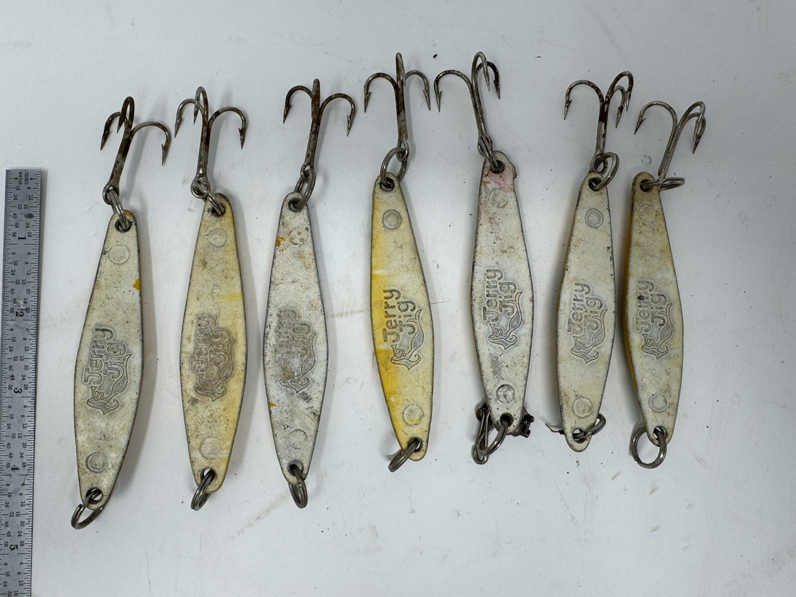 7 VINTAGE JERRY JIG JIGS 3 3/4 INCHES LONG "VERY RARE" YELLOW/GREEN