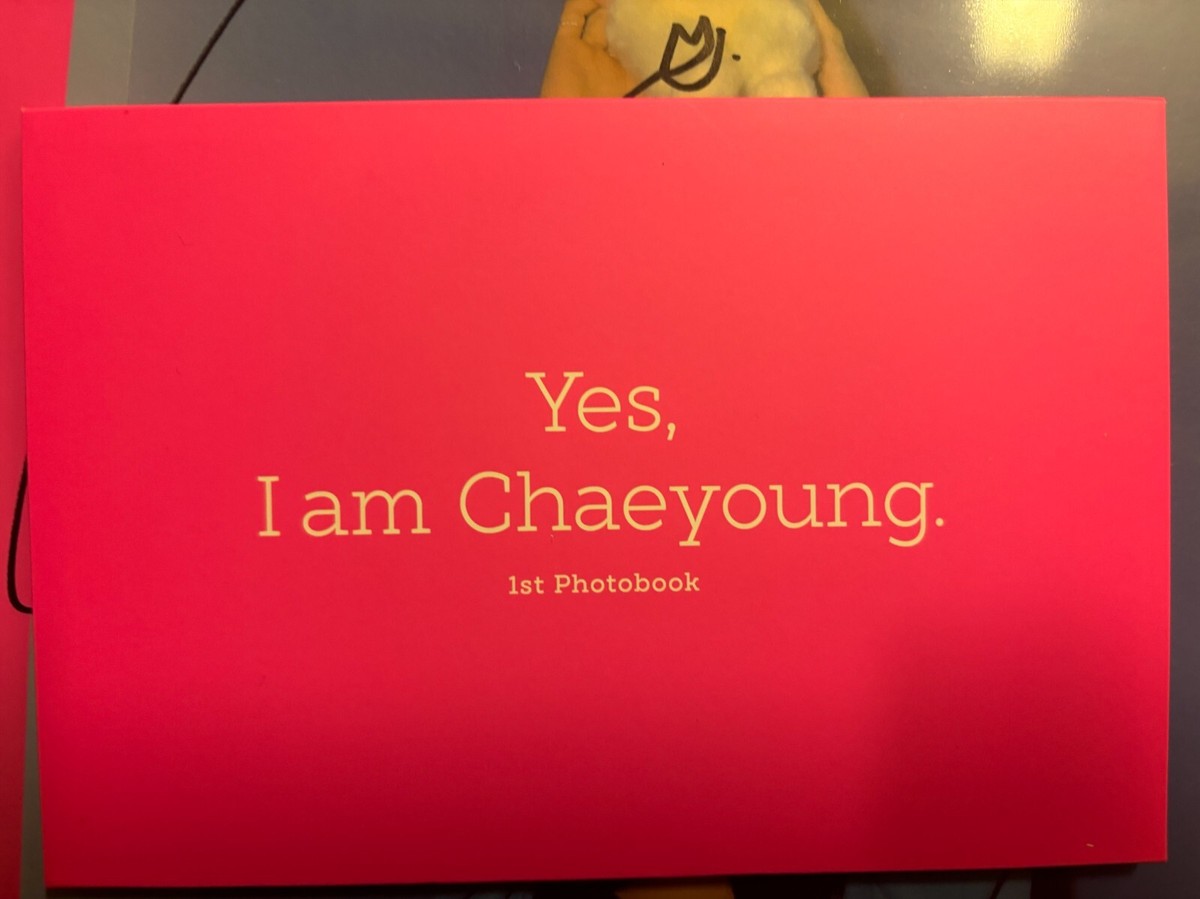 TWICE CHAEYOUNG [YES, I AM CHAEYOUNG] Autographed Signed