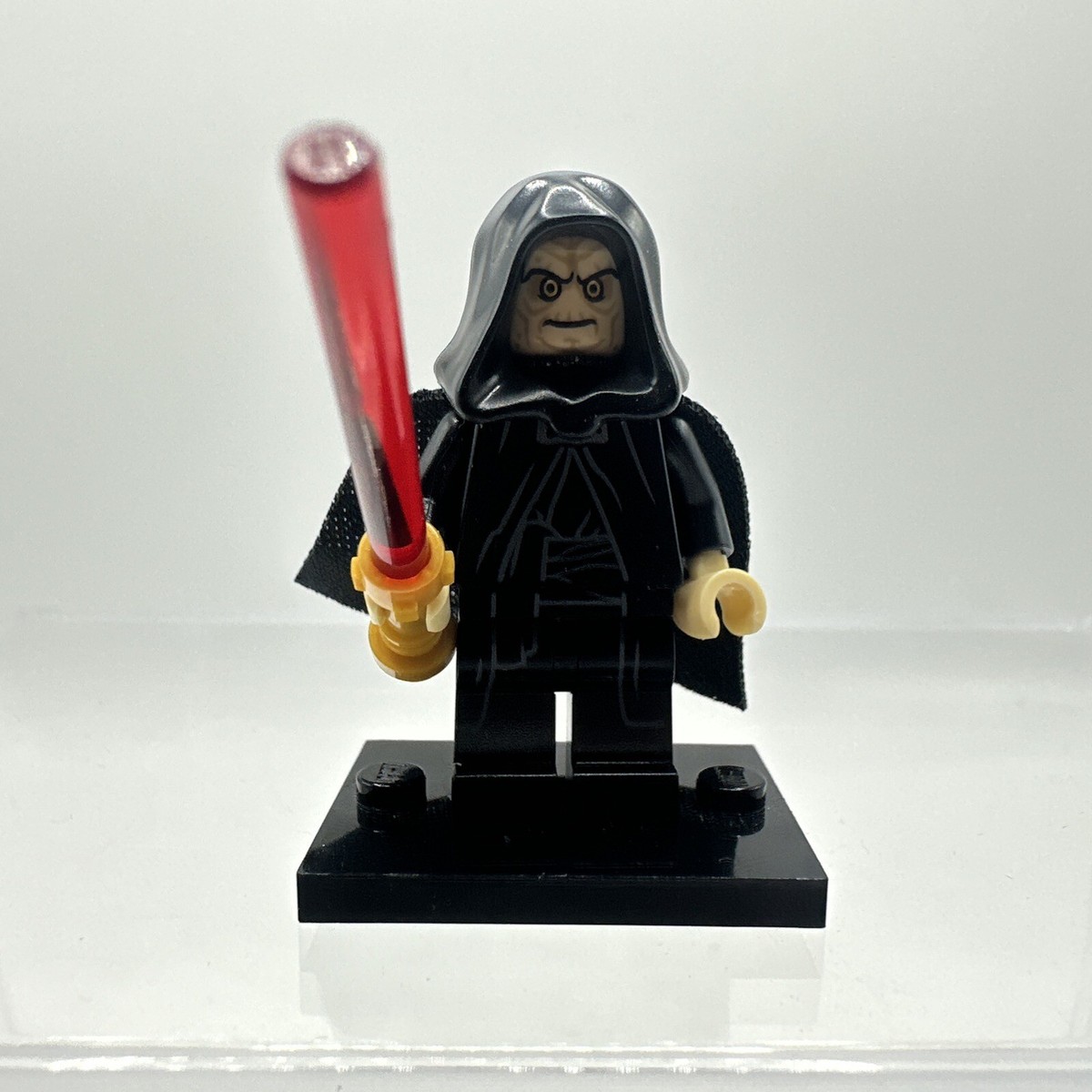 LEGO Star Wars Emperor Palpatine Minifigure From Vader