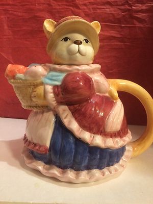 Cisco Torrance Teapot Collectible ''Cat with Fish in Basket''  