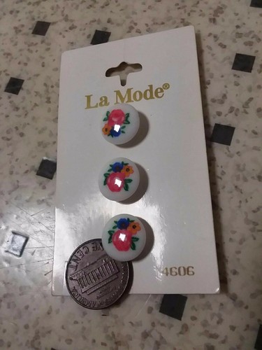 La Mode Rose Sewing Buttons On Card Colorful Flowers Button Vintage NOS Crafts - Picture 7 of 10