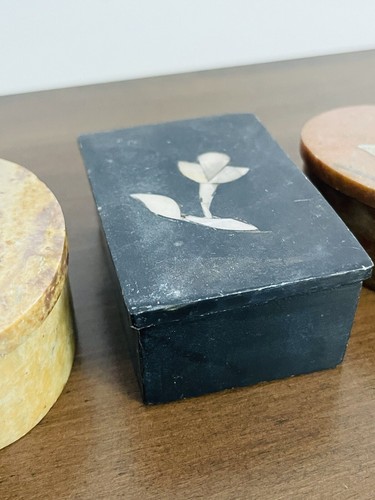 3 Vintage Round Marble Soapstone Mother Pearl Floral Trinket Boxes Black Brown - Picture 7 of 13