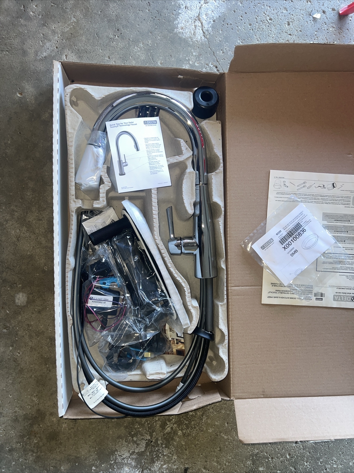 Delta 9113T-DST Faucet Essa Single-Handle Touch Kitchen Sink Faucet with Pull...