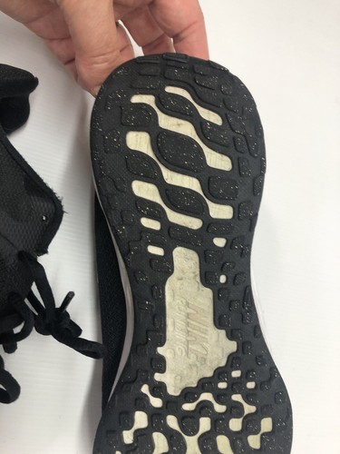 Nike Revolution Youth Sneakers Size 7 Black With Gold Swoosh DD1096-002 - Picture 13 of 16