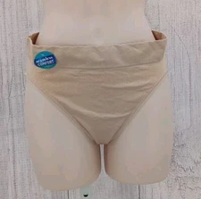 Vanity Fair Seamless Comfort Panties Beige Size 6/M AA5
