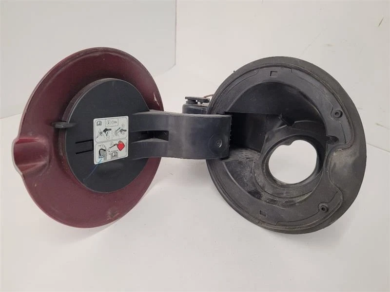 Ford Fusion 2010 11 2012 puerta de llenado de combustible roja 9E5Z54405A26AA      Foto 3 de 4
