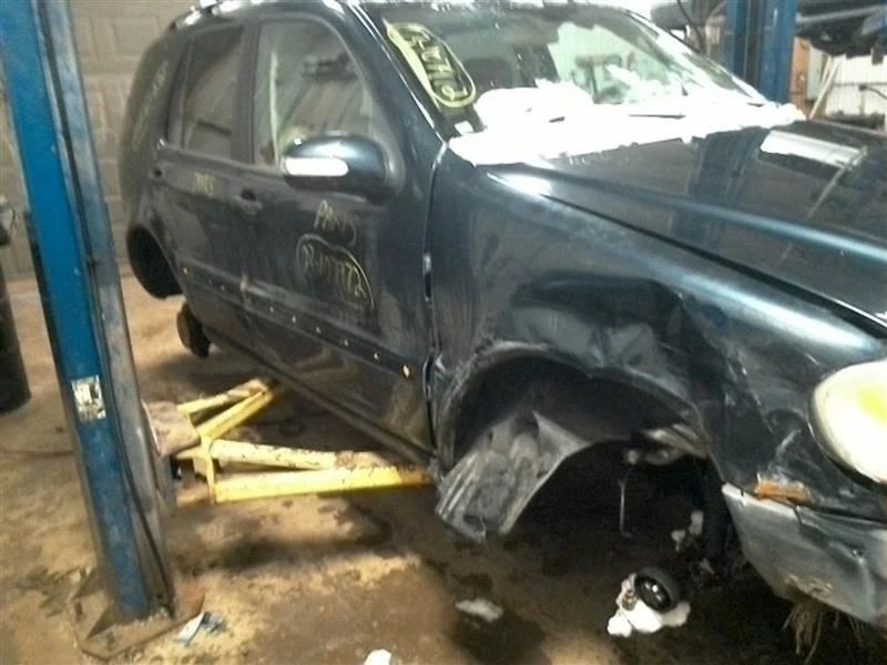 Condensador de CA 163 tipo ML350 compatible con 00-05 MERCEDES CLASE ML 10193806 Foto 2 de 4